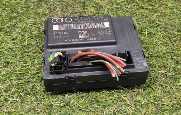 Audi Q7 4L Door control unit/module 4L0959794B 4L0910795B