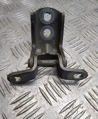 Nissan Qashqai Front door upper hinge