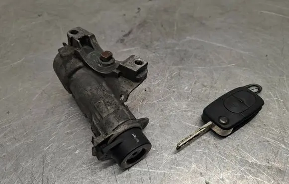 Audi A3 S3 8L Ignition key/card 4B0905851C
