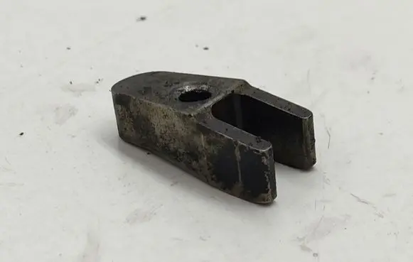 Mercedes-Benz CLK A209 C209 Fuel Injector clamp holder