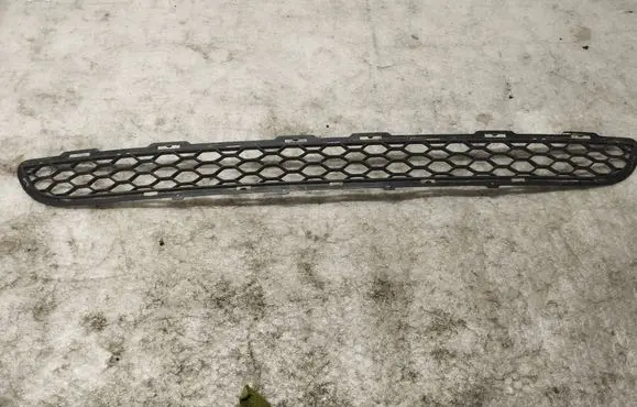 Hyundai Santa Fe Front bumper lower grill 865122B000