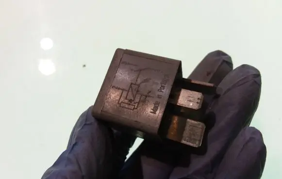 Ford Mondeo Mk III Other relay F80B14B192AA
