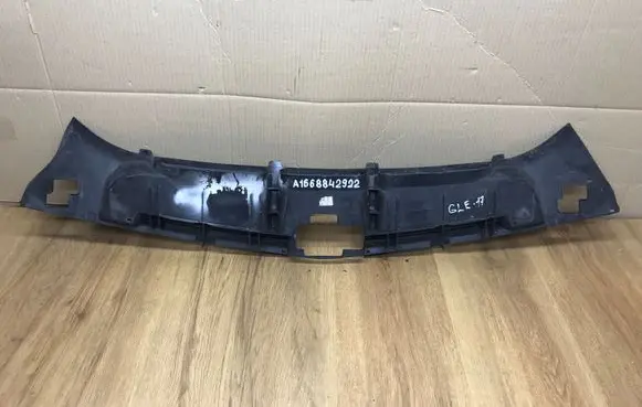 Top upper radiator support slam panel