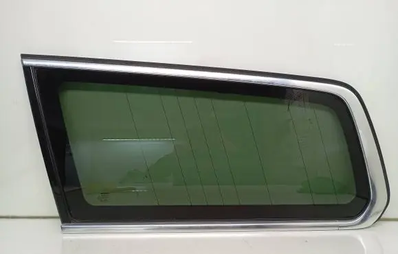 Volvo V70 Rear side window 30716746 30716748