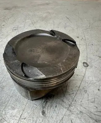 BMW 6 F06 Gran coupe Piston 89L106