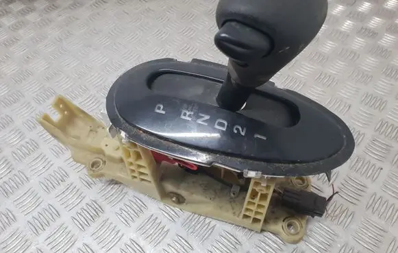 Ford Taurus Gear selector F8DC7K004AC