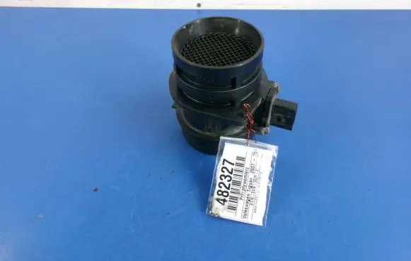Volkswagen Tiguan Mass air flow meter 06J906461B
