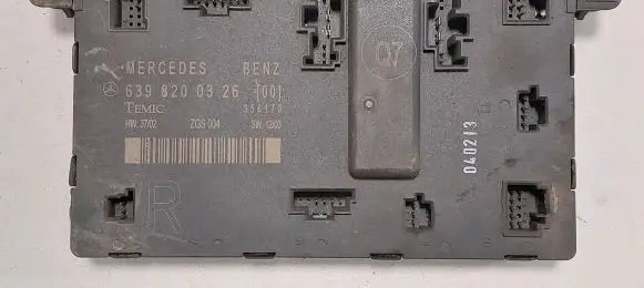 Mercedes-Benz Vito Viano W639 Door control unit/module 356170 ZGS004 6398200326