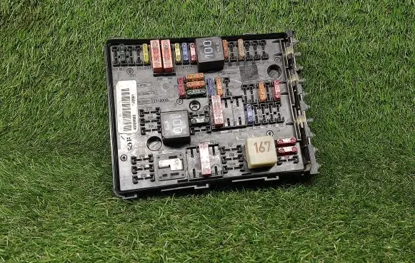 Volkswagen PASSAT CC Fuse module 1K0937124Q