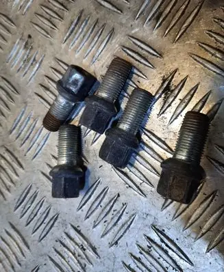 Audi A4 Allroad Nuts/bolts 