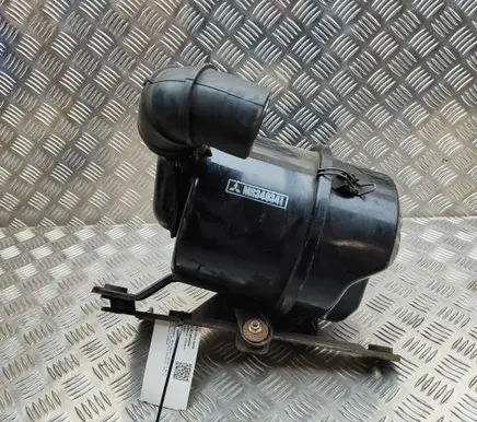 Mitsubishi L200 Air filter box MR340341