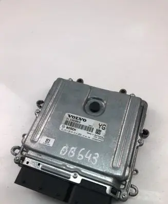 Volvo V70 Engine control unit/module ECU 31336983 0281018414