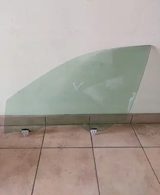 Infiniti Q50 Sliding door window/glass 