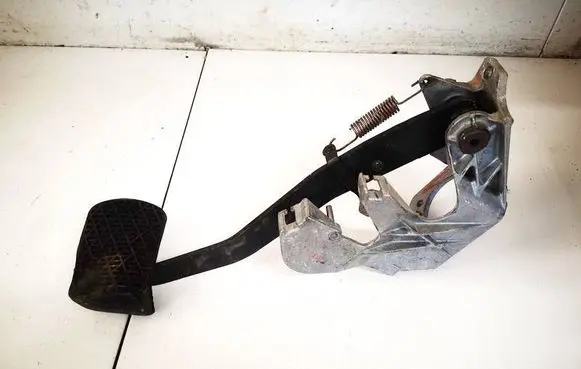 Mercedes-Benz SLK R170 Clutch pedal a2102901219