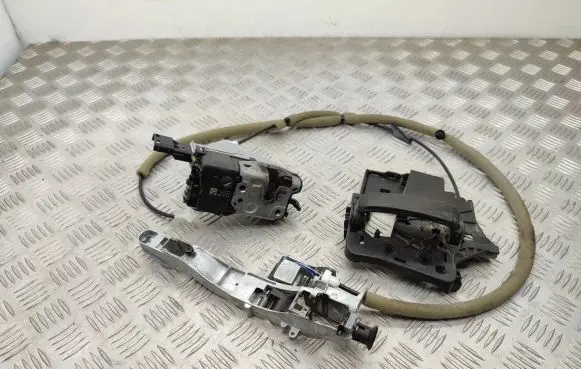 Citroen Berlingo Sliding door lock 9682100677 9682100877 9685484177