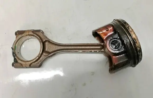 Honda Civic Piston with connecting rod 