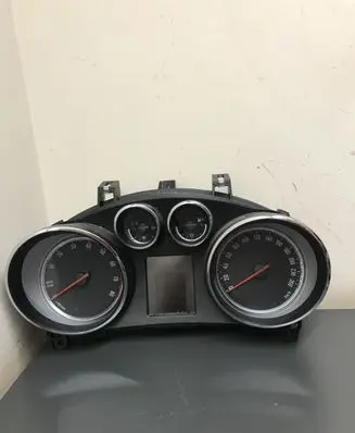 Opel Mokka Speedometer (instrument cluster)