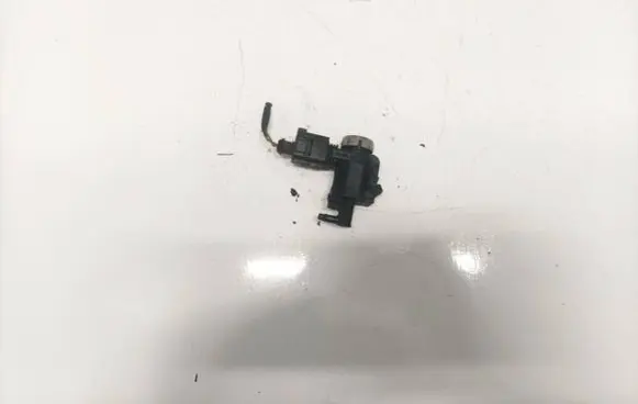 Volkswagen Golf IV Turbo solenoid valve 1j0973722