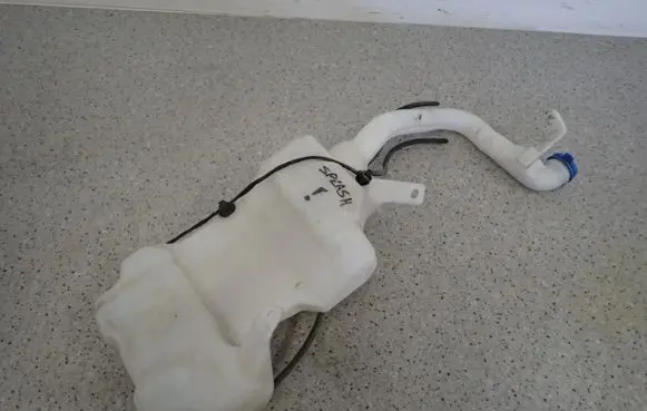 Suzuki Splash Windshield washer fluid reservoir/tank 