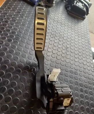 Porsche Cayenne (92A) Accelerator throttle pedal 7P5723507C 103111629 6PV00802662