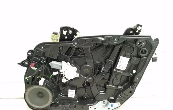 Mercedes-Benz CLA C118 X118 Front door window regulator with motor