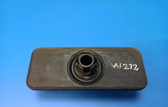 Mercedes-Benz E W212 Jacking socket point A0009896750