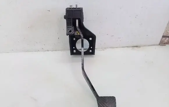 Hyundai i30 Brake pedal