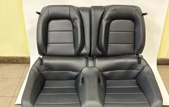 Ford Mustang VI Rear seat