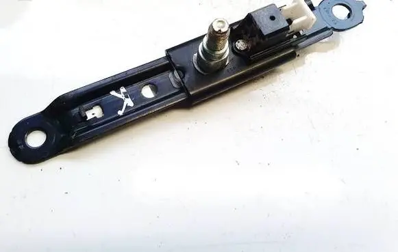 Toyota Avensis T270 Seat belt adjustment rail e563001