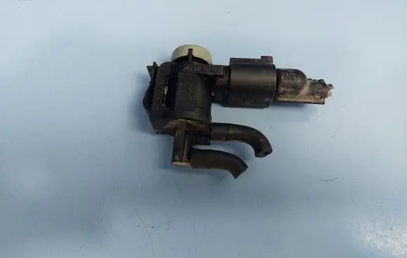 Seat Alhambra (Mk1) Turbo solenoid valve 1J0906283C 1J0973722