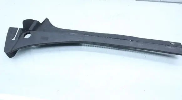 Volkswagen Golf Plus Wiper trim 5M0819404B