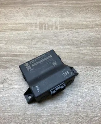 Audi A5 8T 8F Gateway control module 8T0907468H