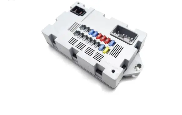 Jaguar XE Fuse module CPLA-14Q073-AA 1510195604 7370-7520