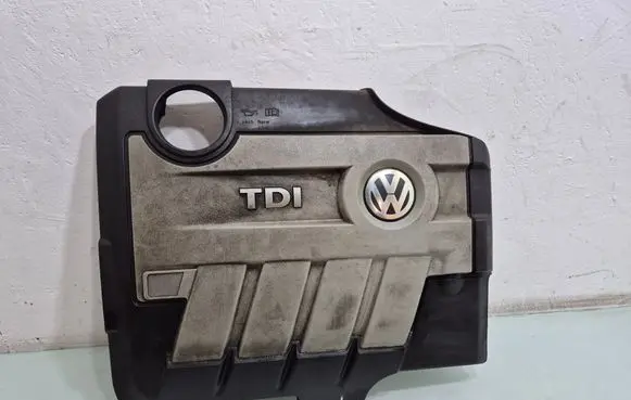 Engine cover (trim)