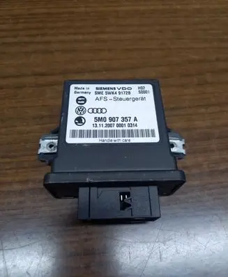 Volkswagen Touran I Light module LCM 5M0907357A 5WK49172B