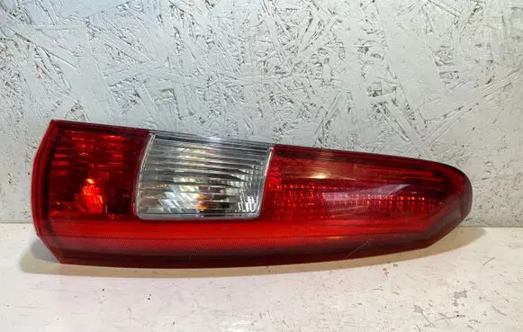 Volvo V70 Rear/tail lights 9154494