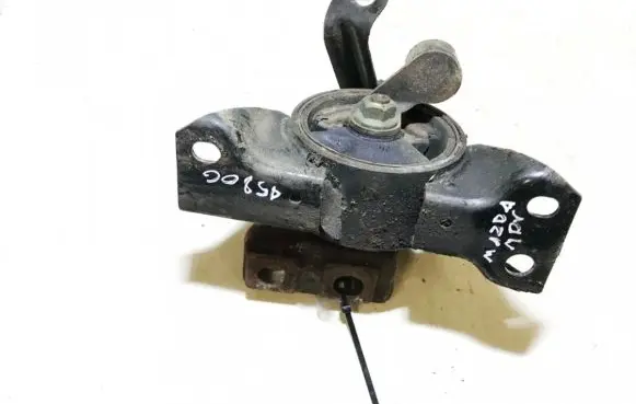 Mazda MPV Engine mount bracket
