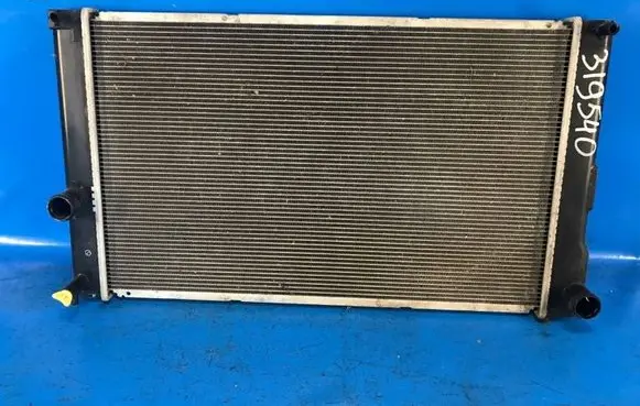 Toyota Prius+ (ZVW40) Coolant radiator 1640037260