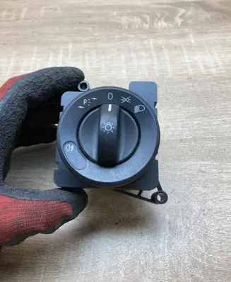 Mercedes-Benz Sprinter W906 Light switch 9065450504