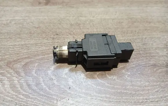 Volvo S60 Brake pedal sensor switch 8622064