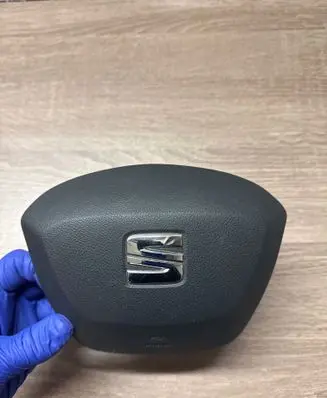 Steering wheel airbag