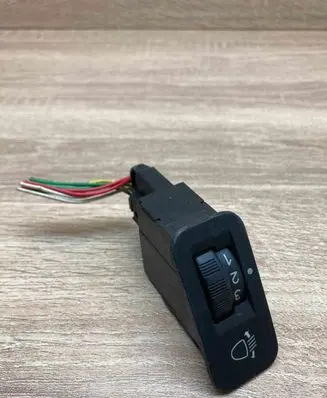 Peugeot 106 Headlight level height control switch 1925699 WithPlug
