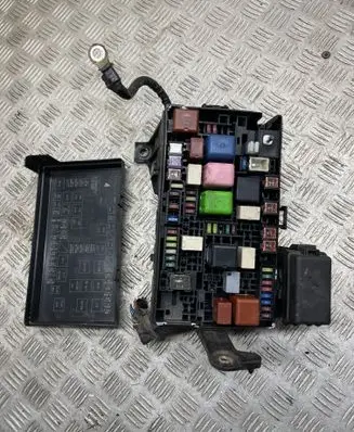Toyota Land Cruiser (J120) Fuse box set