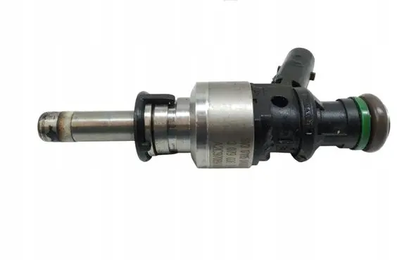 Audi RS7 C7 Fuel injector 3079036T