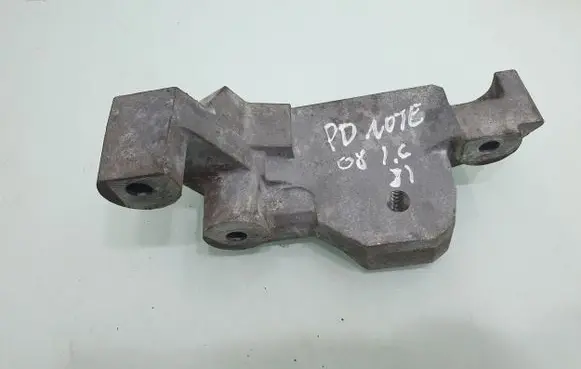 Nissan Note (E11) Engine mounting bracket