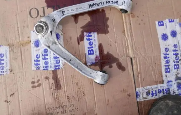 Infiniti FX Front lower control arm/wishbone