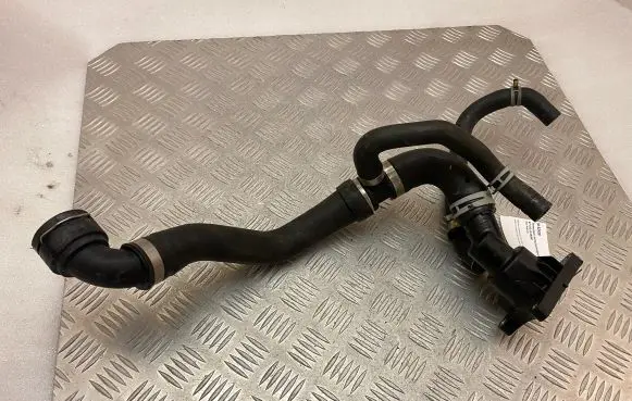 Volvo XC90 Thermostat/thermostat housing 31293767 31338292 31368800