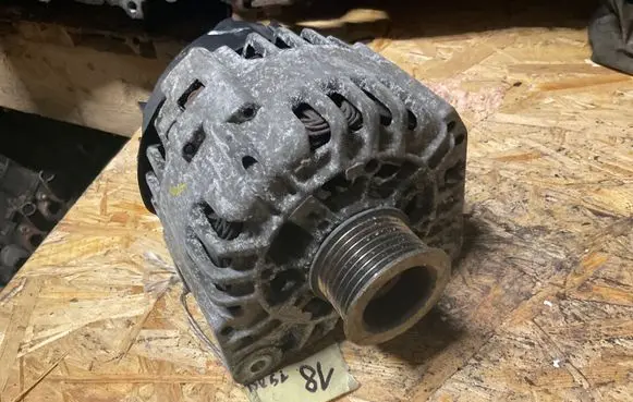 Renault Megane II Generator/alternator 8200290217 2542817B 104035033