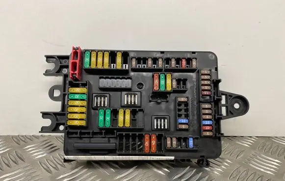 BMW 4 F32 F33 Fuse module 9337880 61149337880