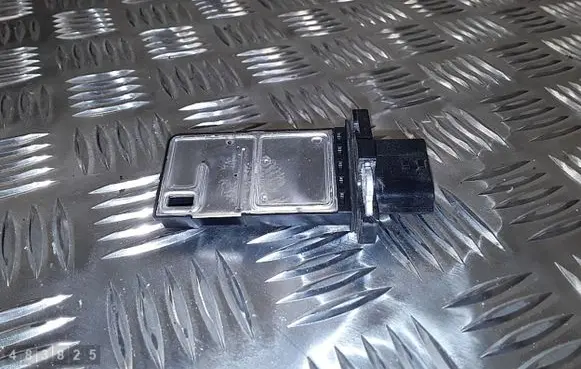 Nissan Juke I F15 Mass air flow meter 226807S00B